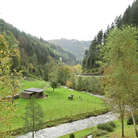 Apartman Holiday Near The Forest In