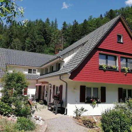 Holiday Near The Forest In Apartman