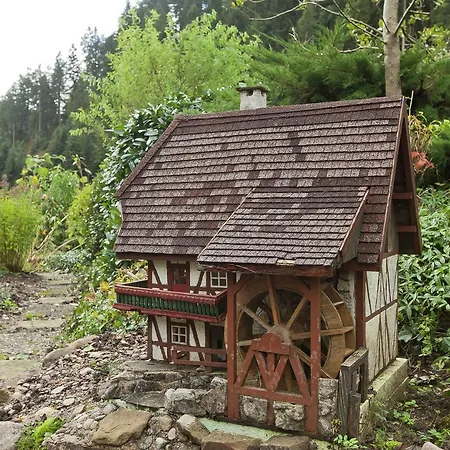 아파트 Holiday Near The Forest In 오페나우